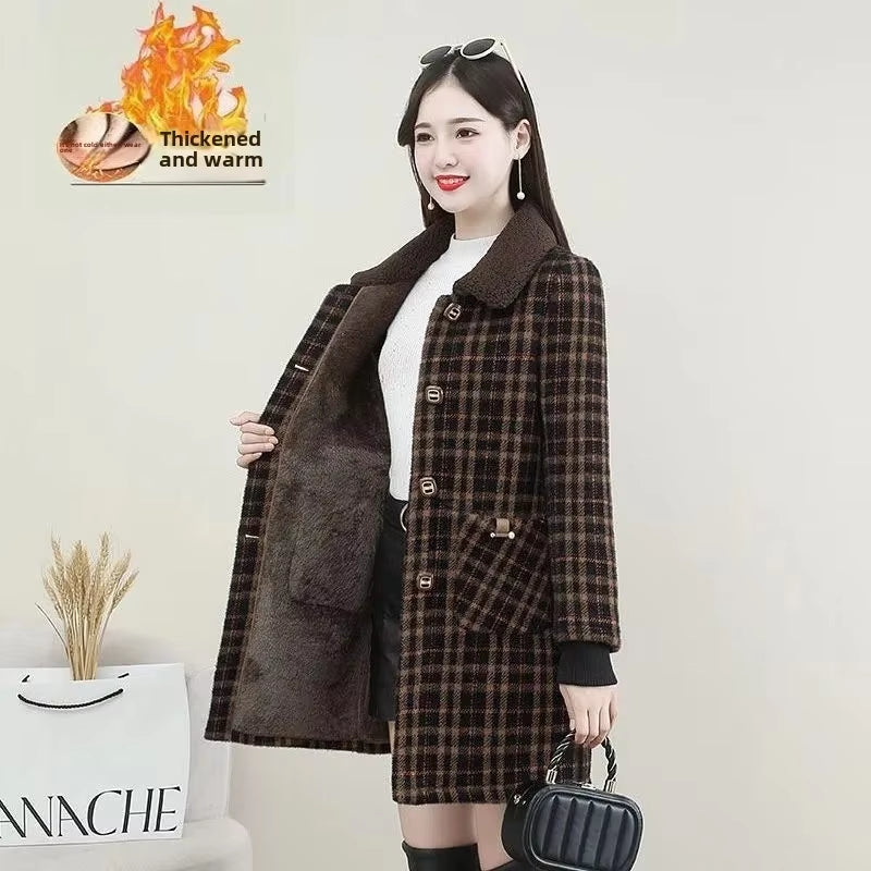 Thickened Fleece-Lined Women'S Overcoat Winter Plaid Slimming Jacket Stylish Warm Medium-Length Mother'S Attire plus Size