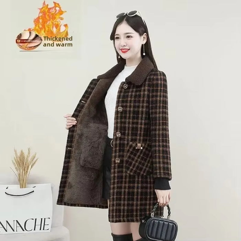 Thickened Fleece-Lined Women'S Overcoat Winter Plaid Slimming Jacket Stylish Warm Medium-Length Mother'S Attire plus Size